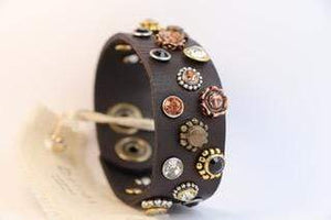 BellasOriginal Bracelets Dark Brown leather bracelet with crystal and rivets